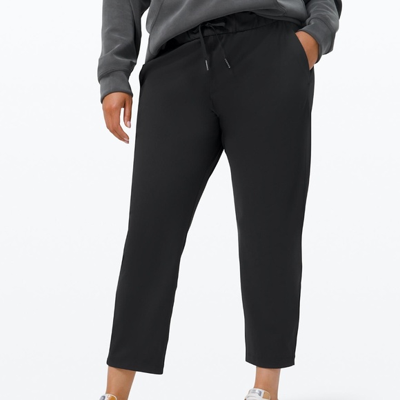 lululemon athletica Pants - NEW WITH TAG LULULEMON On the Fly PANTS  - SIZE 8
